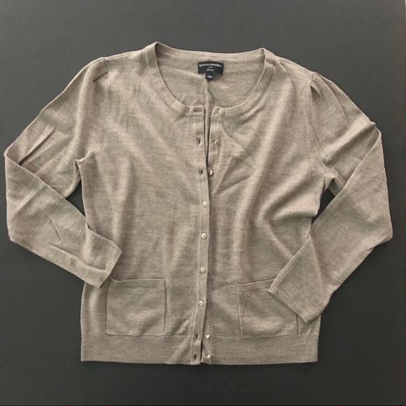 Banana Republic Sweaters - Banana Republic Merino wool cardigan Banana Republic Sweaters - Banana Republic Merino wool cardigan